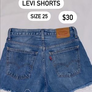 levi shorts in great condition